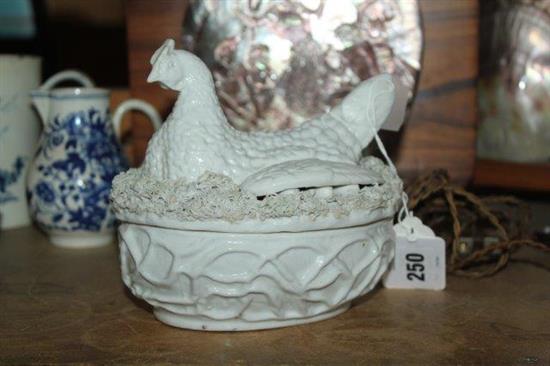 Hen tureen(-)